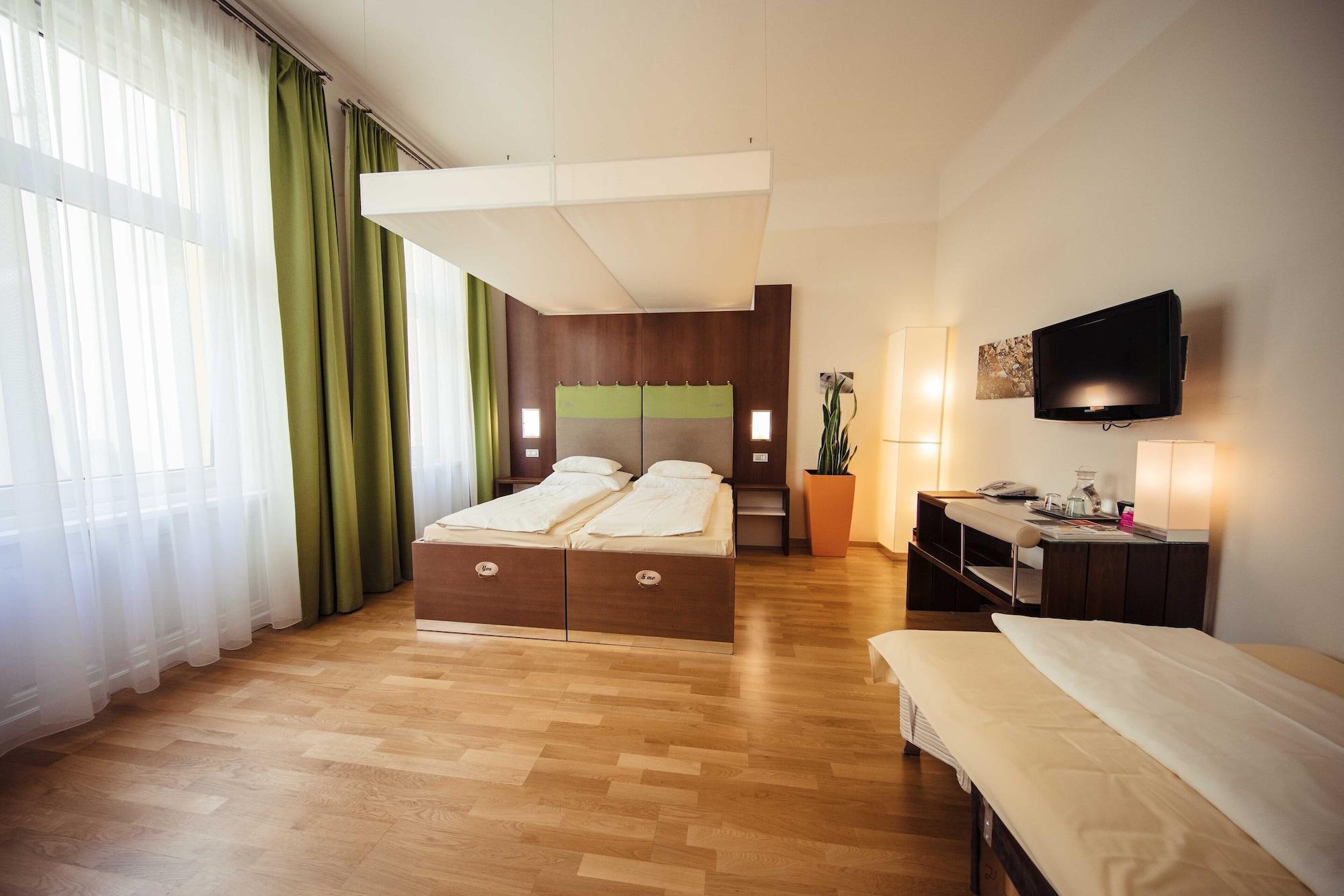 Hotel Rathaus - Wein & Design Vienna Exterior photo